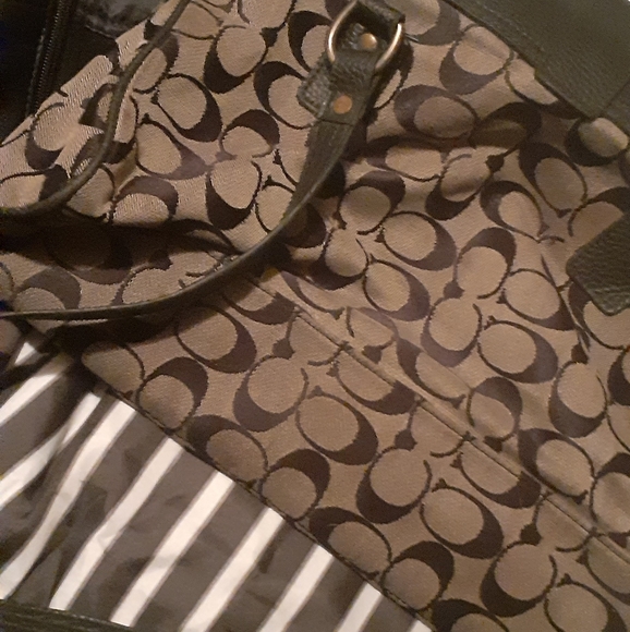 Coach purse - Picture 2 of 4